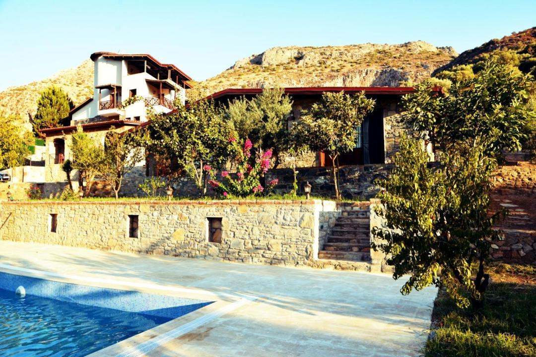 Pir Efes Konaklari Esmirna Exterior foto